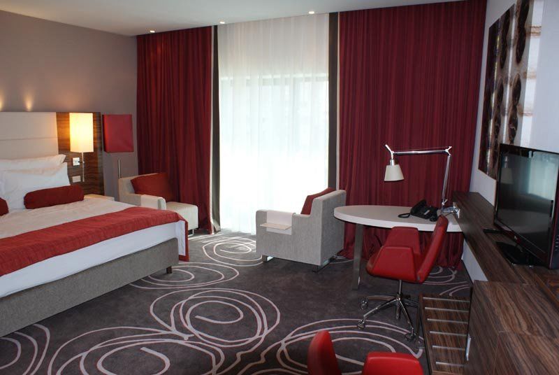 Hotel Ramada Piteşti Extérieur photo